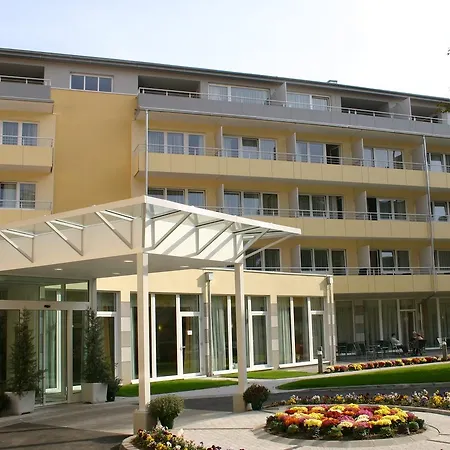 فندق Badener Hof 4*